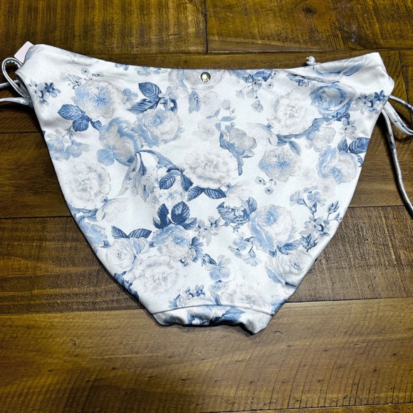 Victoria’s Secret Floral String Bikini Bottom - Picture 2 of 8